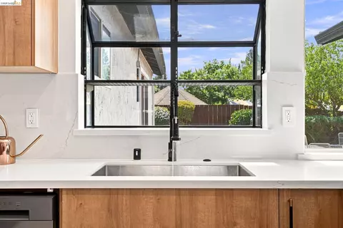Kitchen - 509 Junipero St, Pleasanton, CA 94566 photo 3 of 10