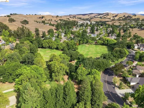 View/Area - 509 Junipero St, Pleasanton, CA 94566 photo 3 of 4