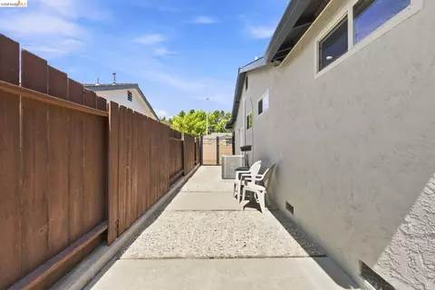 Exterior - 509 Junipero St, Pleasanton, CA 94566 photo 14 of 17