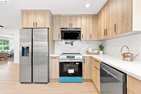 Kitchen - 509 Junipero St, Pleasanton, CA 94566 photo 4 of 10