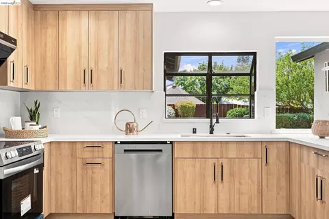 Kitchen - 509 Junipero St, Pleasanton, CA 94566 photo 2 of 10