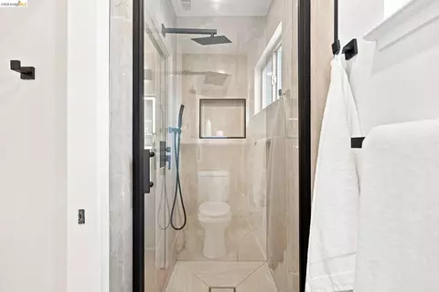 Bath - 509 Junipero St, Pleasanton, CA 94566 photo 5 of 5