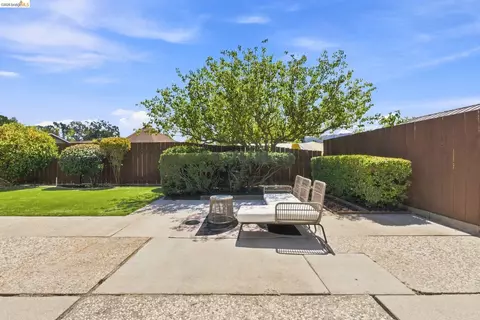 Exterior - 509 Junipero St, Pleasanton, CA 94566 photo 13 of 17