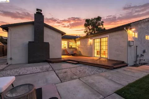 Exterior - 509 Junipero St, Pleasanton, CA 94566 photo 8 of 13