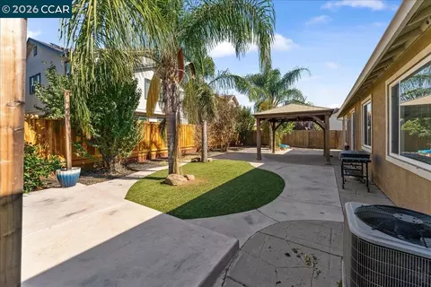 Exterior - 563 Silver Saddle Dr, Pittsburg, CA 94565 photo 5 of 8