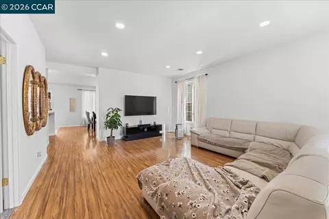 Living - 563 Silver Saddle Dr, Pittsburg, CA 94565 photo 1 of 4