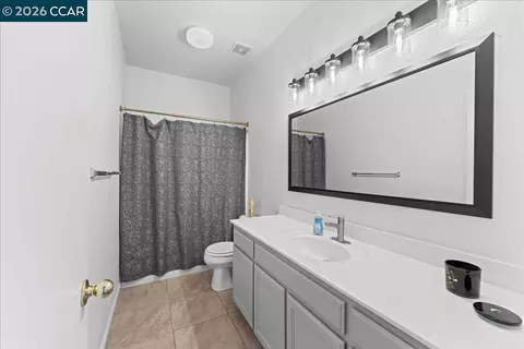 Bath - 563 Silver Saddle Dr, Pittsburg, CA 94565 photo 1 of 3