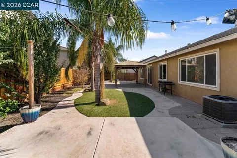 Exterior - 563 Silver Saddle Dr, Pittsburg, CA 94565 photo 4 of 8