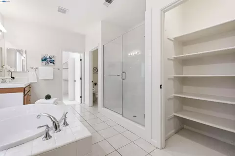 Bath - 6010 Hillbrook Pl, Dublin, CA 94568 photo 3 of 7