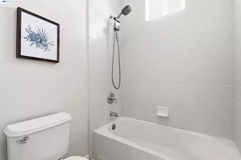 Bath - 6010 Hillbrook Pl, Dublin, CA 94568 photo 7 of 7