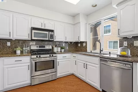 Kitchen - 4551 Mangrove Dr #18, Dublin, CA 94568 photo 1 of 4