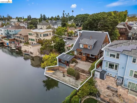 View/Area - 2000 Clinton Ave, Alameda, CA 94501 photo 1 of 3