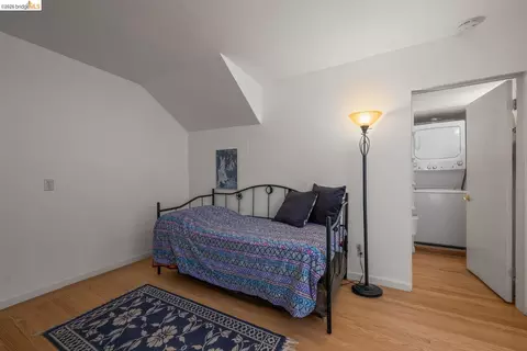 Bedroom - 2000 Clinton Ave, Alameda, CA 94501 photo 2 of 3