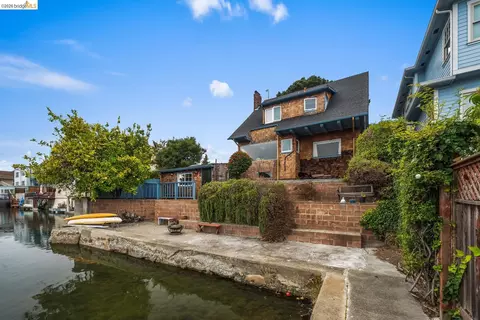 Exterior - 2000 Clinton Ave, Alameda, CA 94501 photo 3 of 6