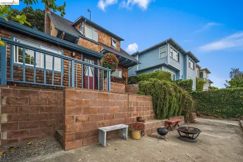 Exterior - 2000 Clinton Ave, Alameda, CA 94501 photo 6 of 6