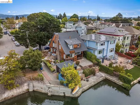 View/Area - 2000 Clinton Ave, Alameda, CA 94501 photo 2 of 3
