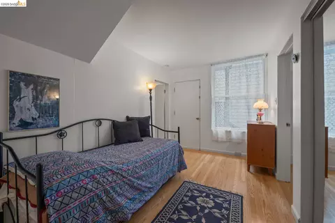 Bedroom - 2000 Clinton Ave, Alameda, CA 94501 photo 3 of 5