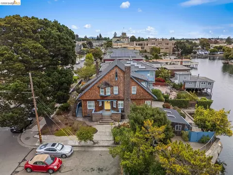 View/Area - 2000 Clinton Ave, Alameda, CA 94501 photo 3 of 3