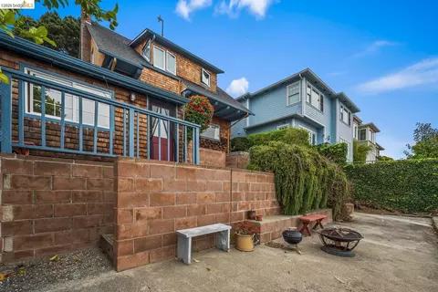 Exterior - 2000 Clinton Ave, Alameda, CA 94501 photo 6 of 6