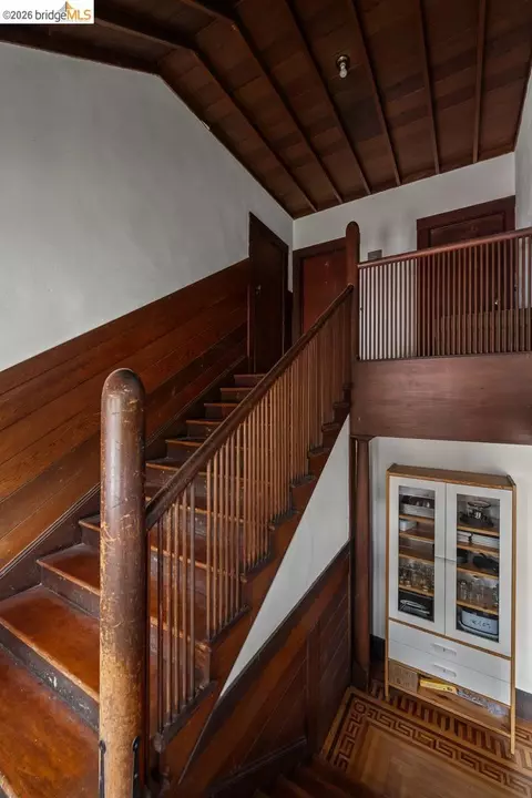 Entry Way - 2000 Clinton Ave, Alameda, CA 94501 photo 2 of 2