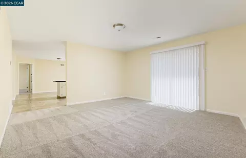 Living - 185 Coleridge Dr, Vallejo, CA 94591 photo 4 of 4