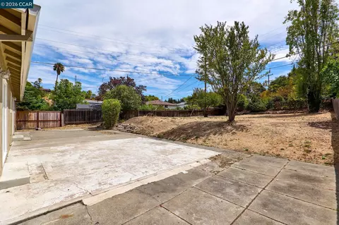 Exterior - 185 Coleridge Dr, Vallejo, CA 94591 photo 9 of 9