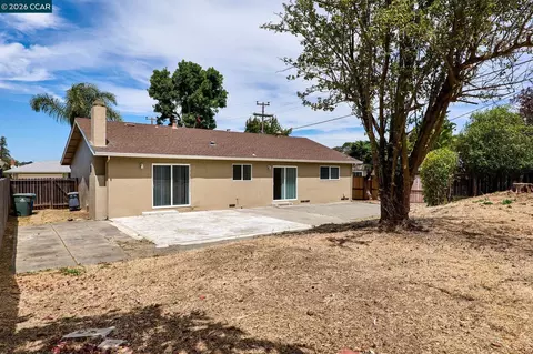 Exterior - 185 Coleridge Dr, Vallejo, CA 94591 photo 8 of 9