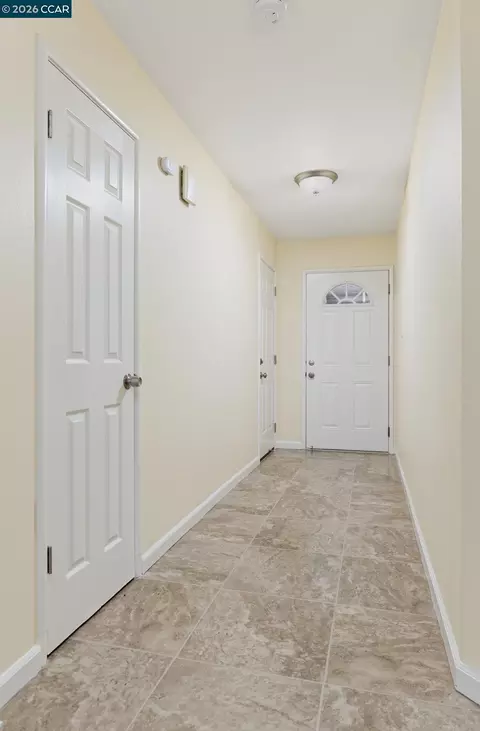 Entry Way - 185 Coleridge Dr, Vallejo, CA 94591 photo 1 of 1