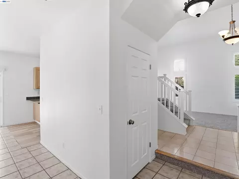 Entry Way - 2356 Yorkshire Dr, Antioch, CA 94531 photo 1 of 4