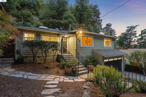 29 Eastwood Ct, Oakland, CA 94611