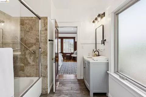 Bath - 1701 Derby St, Berkeley, CA 94703 photo 1 of 3