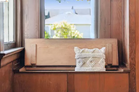 Entry Way - 1701 Derby St, Berkeley, CA 94703 photo 1 of 1