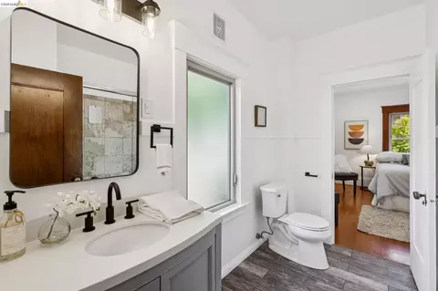 Bath - 1701 Derby St, Berkeley, CA 94703 photo 2 of 3