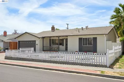 Exterior - 8231 Cardiff Dr, Dublin, CA 94568 photo 24 of 30