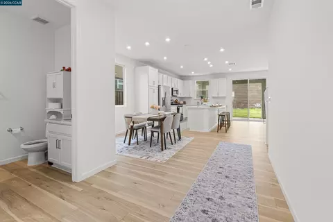 Entry Way - 953 Arneis Ave, Manteca, CA 95337 photo 1 of 6
