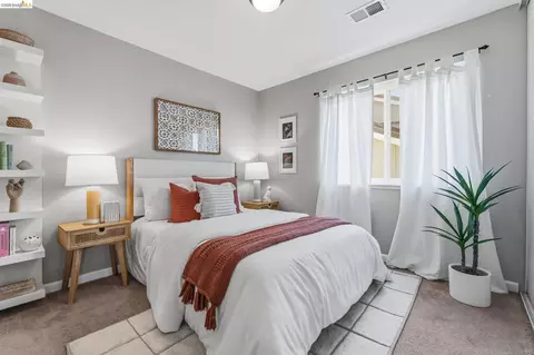 Bedroom - 2137 Pheasant Dr, Hercules, CA 94547 photo 8 of 10