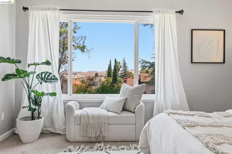 Bedroom - 2137 Pheasant Dr, Hercules, CA 94547 photo 2 of 10