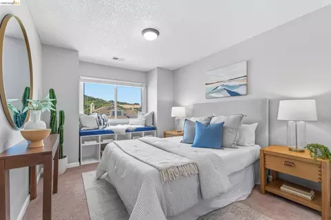 Bedroom - 2137 Pheasant Dr, Hercules, CA 94547 photo 5 of 10