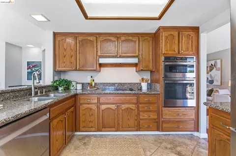 Kitchen - 2137 Pheasant Dr, Hercules, CA 94547 photo 2 of 5