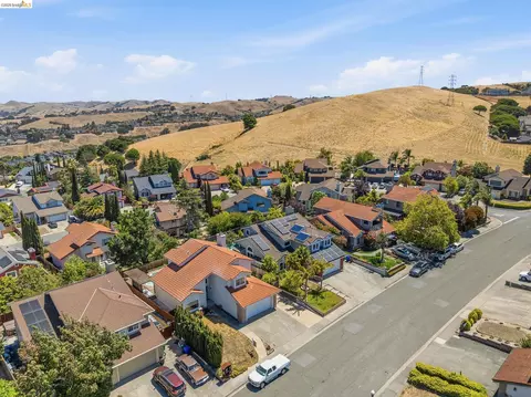 View/Area - 2137 Pheasant Dr, Hercules, CA 94547 photo 1 of 4