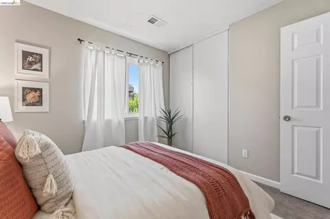 Bedroom - 2137 Pheasant Dr, Hercules, CA 94547 photo 9 of 10