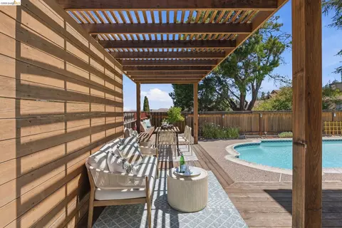 Exterior - 2137 Pheasant Dr, Hercules, CA 94547 photo 10 of 17