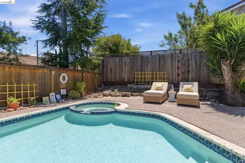Exterior - 2137 Pheasant Dr, Hercules, CA 94547 photo 5 of 17