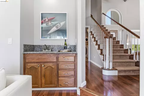 Entry Way - 2137 Pheasant Dr, Hercules, CA 94547 photo 4 of 7