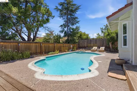 Exterior - 2137 Pheasant Dr, Hercules, CA 94547 photo 13 of 17