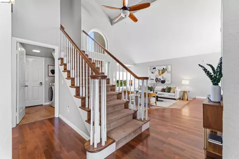Entry Way - 2137 Pheasant Dr, Hercules, CA 94547 photo 5 of 7