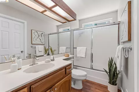 Bath - 2137 Pheasant Dr, Hercules, CA 94547 photo 6 of 6