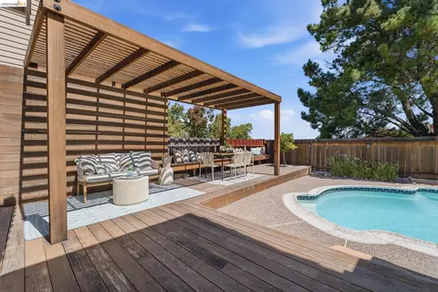 Exterior - 2137 Pheasant Dr, Hercules, CA 94547 photo 7 of 17