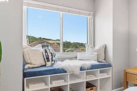 Bedroom - 2137 Pheasant Dr, Hercules, CA 94547 photo 6 of 10