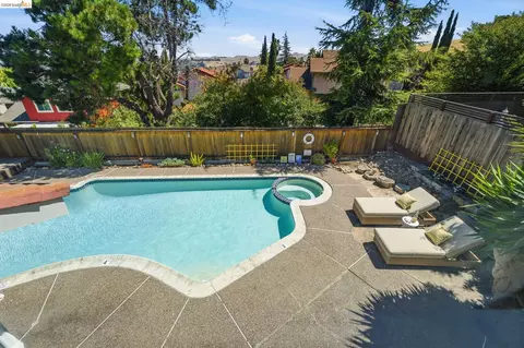 Exterior - 2137 Pheasant Dr, Hercules, CA 94547 photo 3 of 17